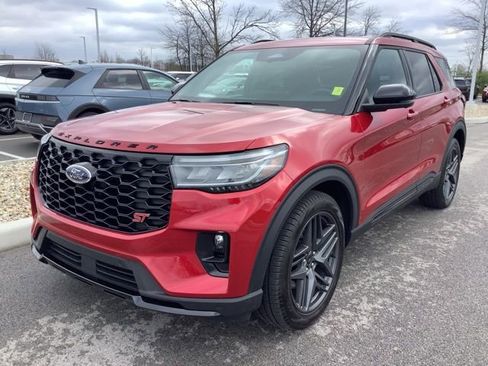 Used 2025 Ford Explorer ST AWD/4WD image 1