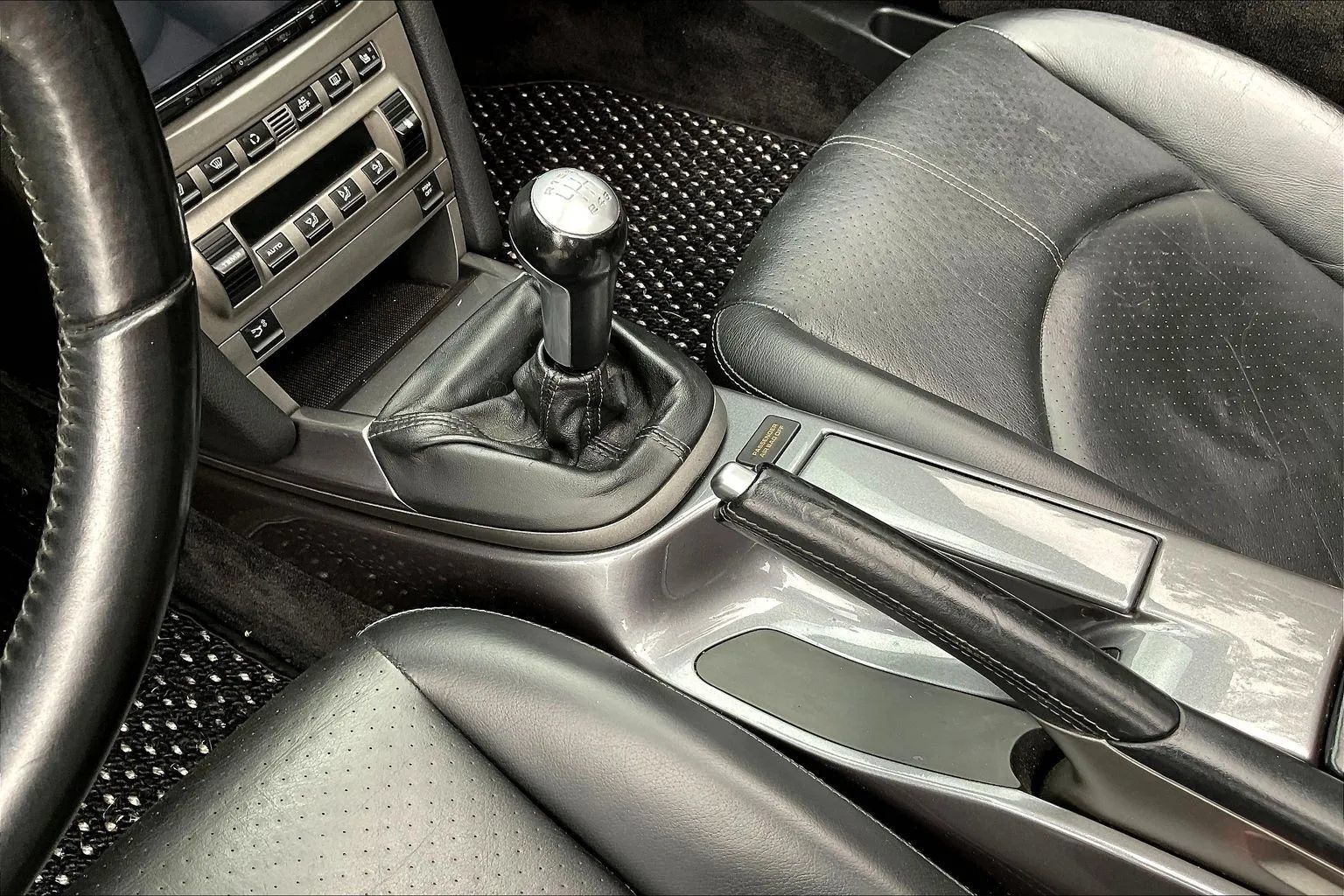 Used 2006 Porsche 911 Carrera RWD image 16