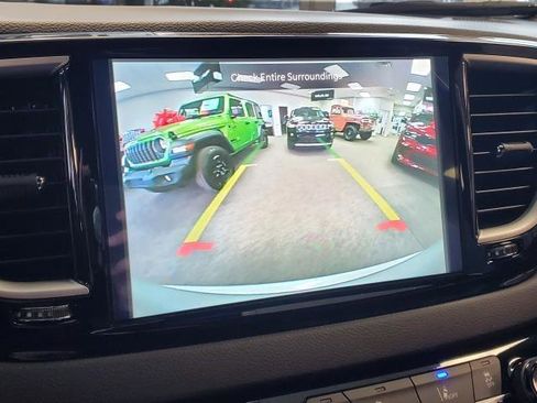 Used 2026 Chrysler Voyager LX image 13