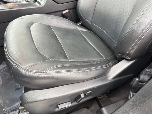 Used 2018 Ford Explorer Limited w/ Ford Safe & Smart Package FWD image 36