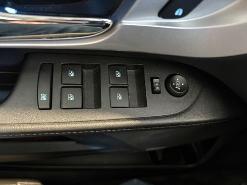 Used 2016 Chevrolet Equinox LTZ w/ Enhanced Convenience Package image 9