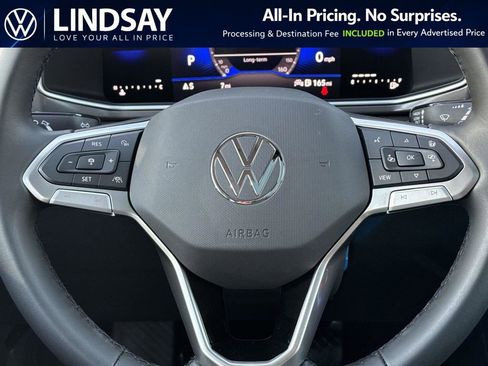 New 2026 Volkswagen Taos SE FWD image 18