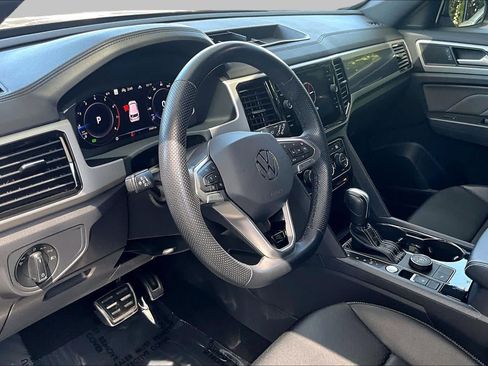 Certified 2023 Volkswagen Atlas Cross Sport SEL R-Line AWD/4WD image 18