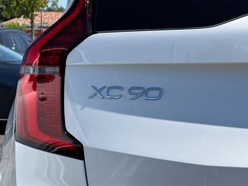 Used 2026 Volvo XC90 B6 Plus w/ Protection Package Premier AWD/4WD image 30