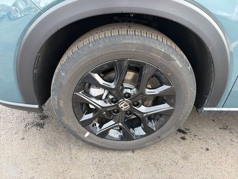 Certified 2025 Honda HR-V Sport image 10