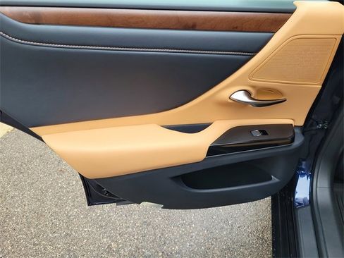 New 2025 Lexus ES 350 w/ Premium Package image 14