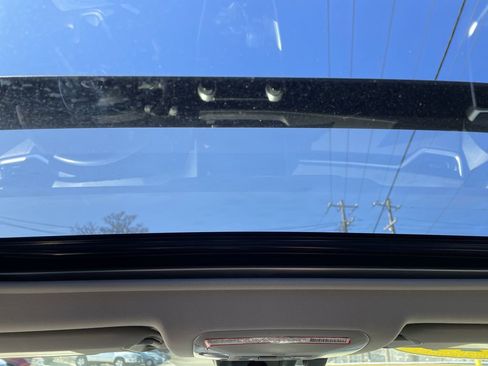 Used 2024 Toyota RAV4 XLE AWD/4WD image 22