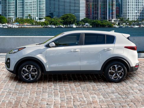 Used 2021 Kia Sportage LX image 8