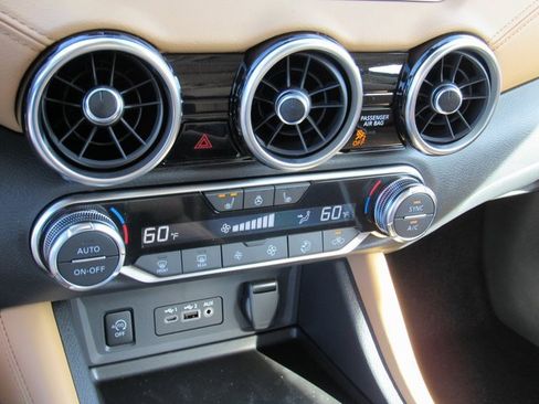 New 2025 Nissan Sentra SV w/ SV Premium Package image 18