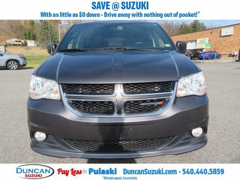 Used 2017 Dodge Grand Caravan SXT image 2