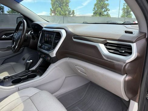 Used 2019 GMC Acadia SLT FWD image 18