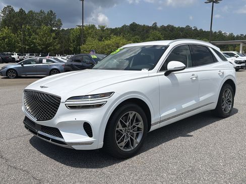 Used 2025 Genesis GV70 2.5T AWD/4WD image 3