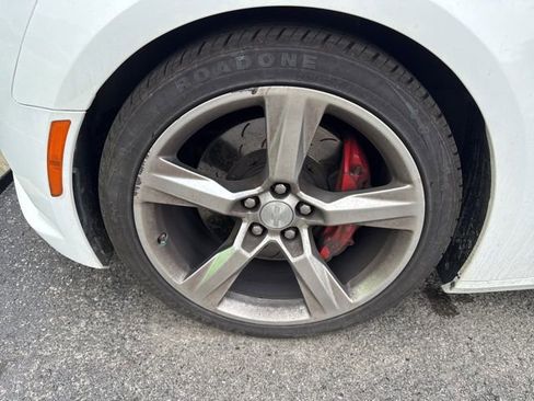 Used 2017 Chevrolet Camaro SS RWD image 7