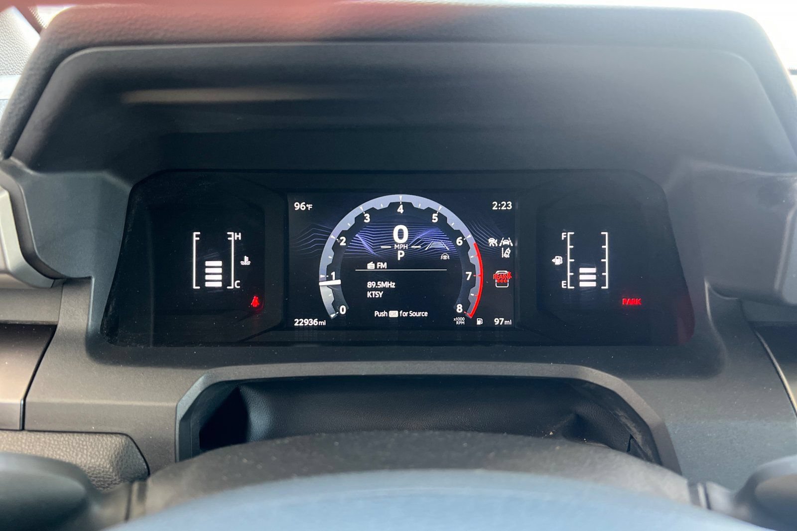 Used 2025 Toyota 4Runner SR5 AWD/4WD image 21