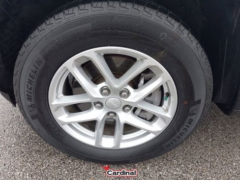 Used 2024 Jeep Grand Cherokee L Laredo image 15