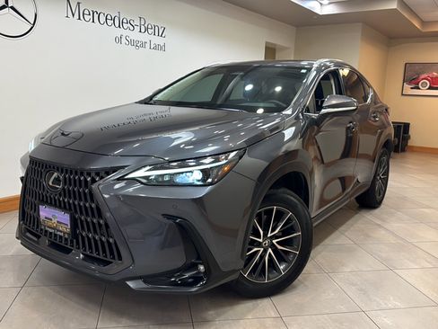 Used 2024 Lexus NX 250 FWD w/ Towing Package (2000 Lbs) image 1