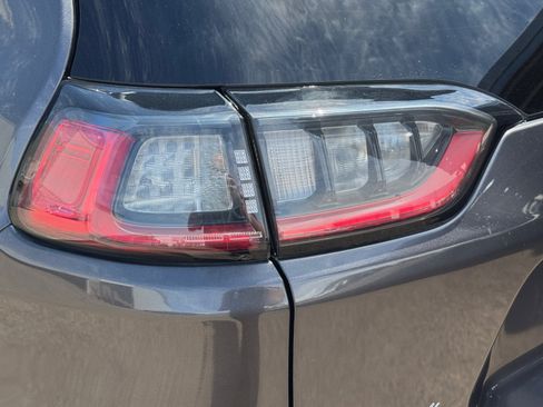 Used 2020 Jeep Cherokee Latitude Plus FWD image 12