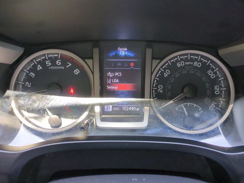Used 2021 Toyota Tacoma SR5 RWD image 25