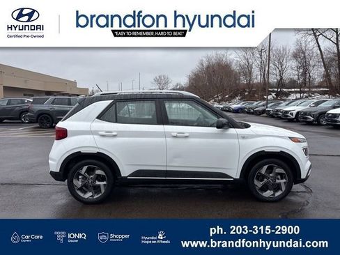 Certified 2025 Hyundai Venue Limited FWD image 7
