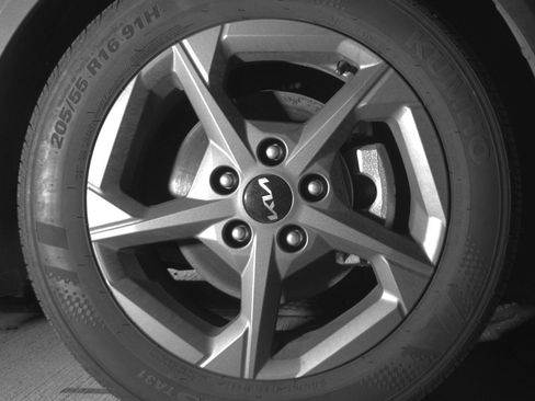 Used 2025 Kia K4 LXS image 13