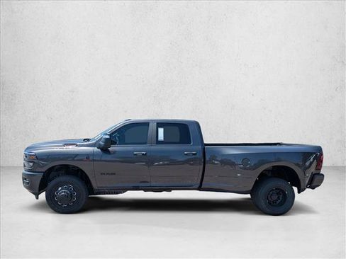 New 2026 RAM 3500 Big Horn AWD/4WD image 9