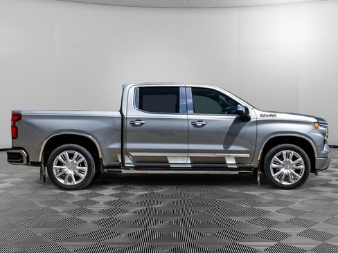 Used 2024 Chevrolet Silverado 1500 High Country w/ High Country Premium Package AWD/4WD image 2