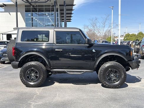 Used 2022 Ford Bronco Black Diamond image 2