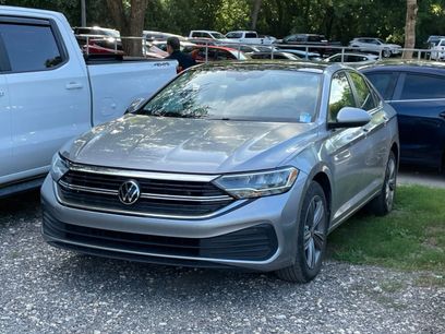 Used 2024 Volkswagen Jetta SE