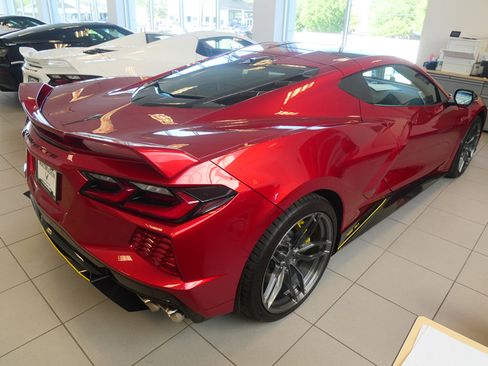 Used 2022 Chevrolet Corvette Stingray Preferred Cpe w/ Z51 Performance Package RWD image 6