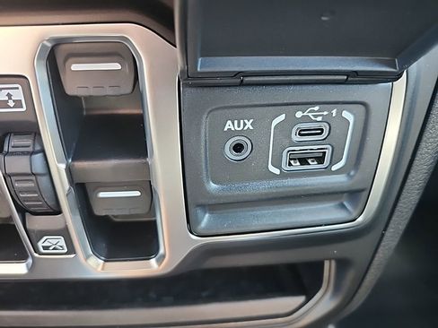 New 2025 Jeep Wrangler Sport S image 34