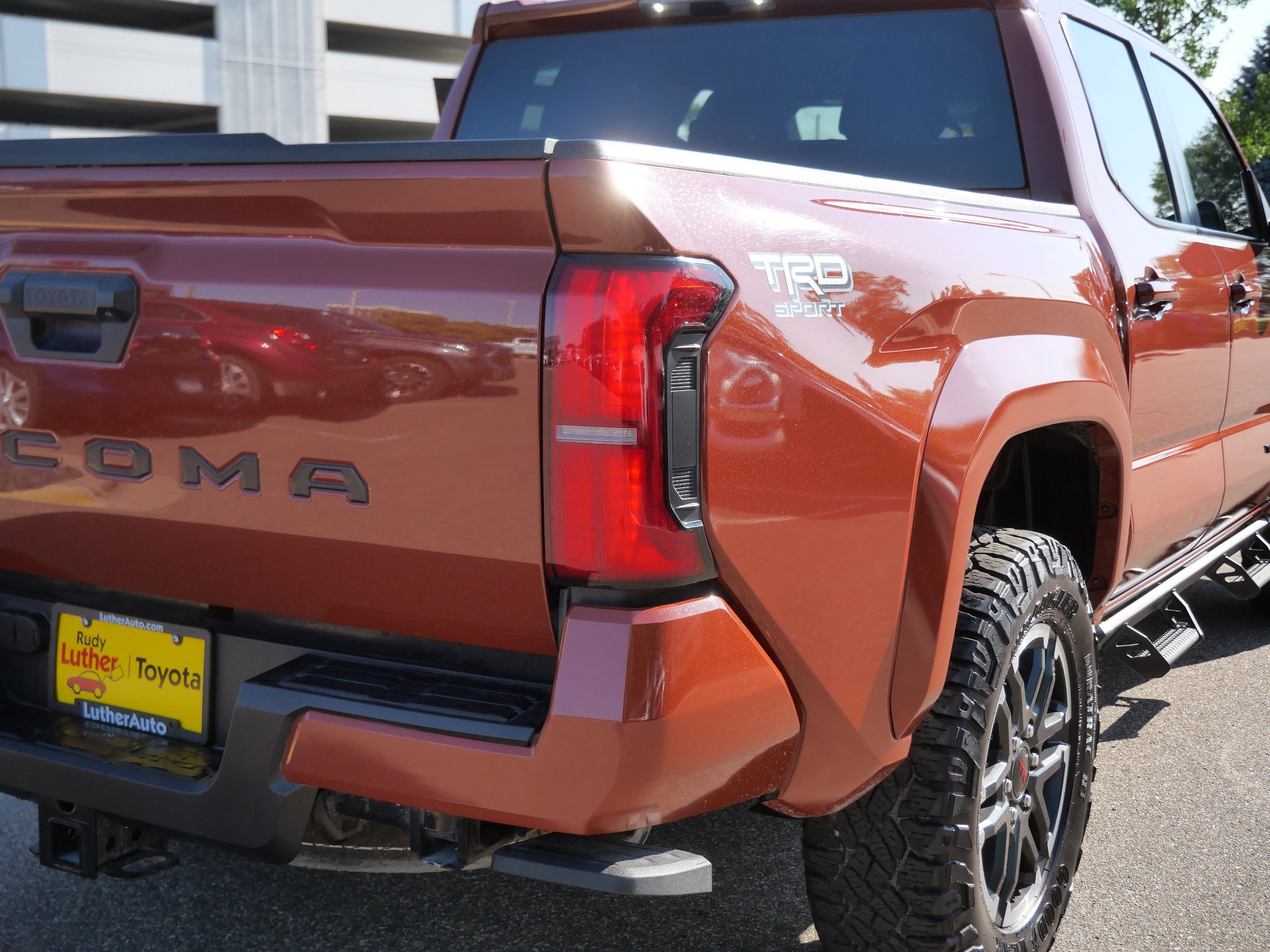 Used 2025 Toyota Tacoma TRD Sport AWD/4WD image 17