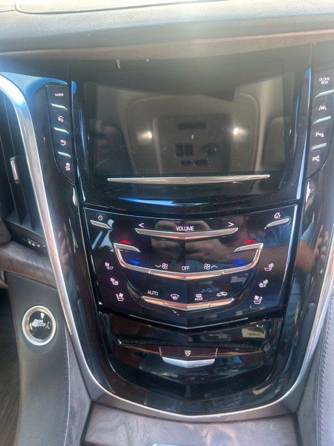 Used 2019 Cadillac Escalade Premium Luxury AWD/4WD image 5