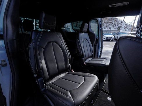 New 2026 Chrysler Pacifica Select image 35