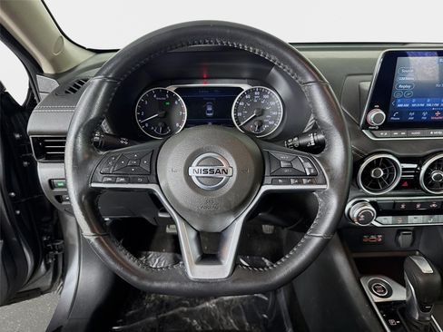 Used 2022 Nissan Sentra SV FWD image 12