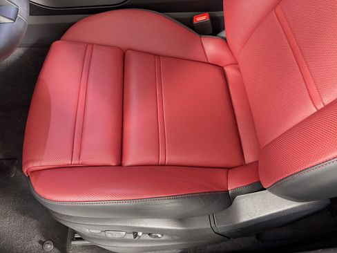 Certified 2026 Porsche Cayenne S AWD/4WD image 14