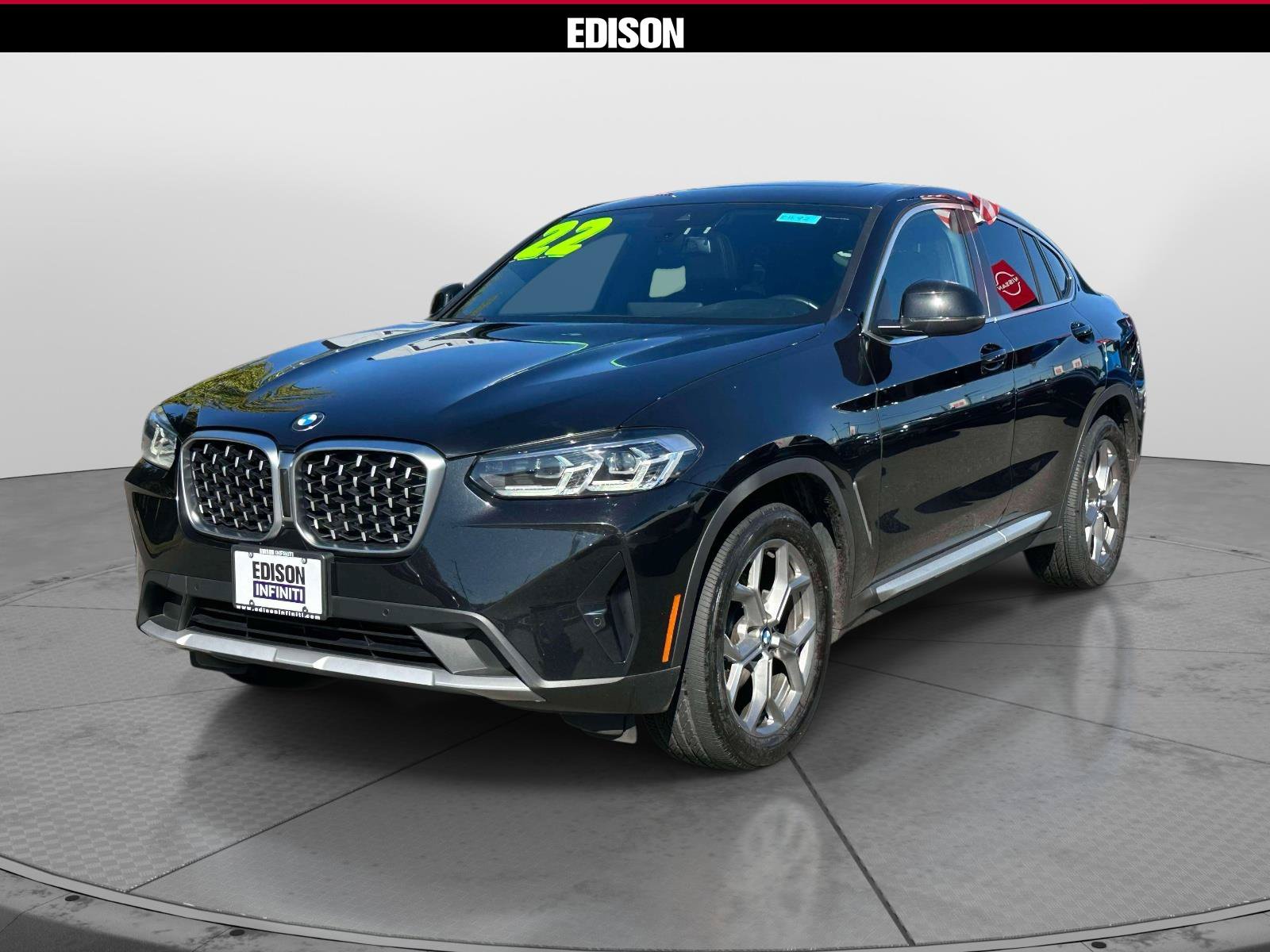 Used 2022 BMW X4 xDrive30i w/ Convenience Package AWD/4WD image 2