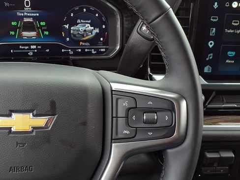 Used 2025 Chevrolet Silverado 2500 LT w/ Convenience Package AWD/4WD image 11