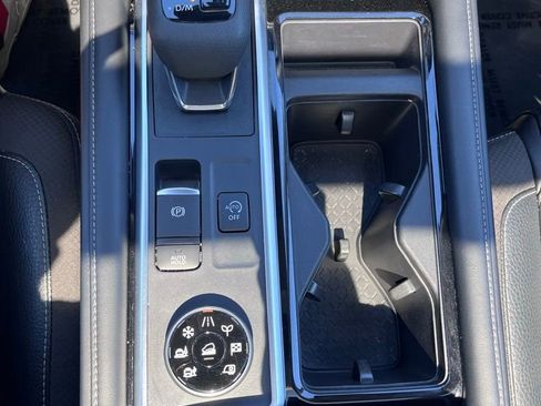 Used 2023 Nissan Pathfinder SL w/ SL Premium Package AWD/4WD image 15