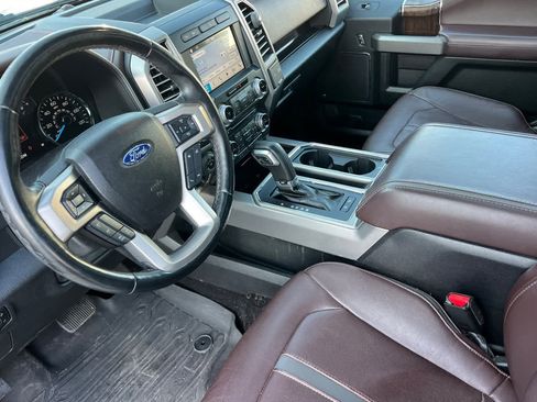 Used 2017 Ford F150 Platinum w/ Equipment Group 701A Luxury image 12