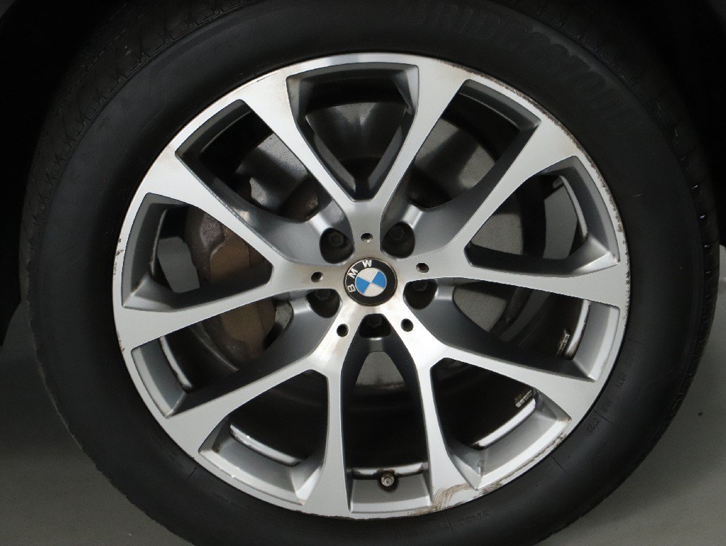 Used 2023 BMW X5 xDrive40i w/ Premium Package AWD/4WD image 12