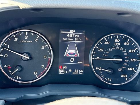 Certified 2025 Subaru Crosstrek 2.5i Limited w/ Crosstrek Mirror Package image 21