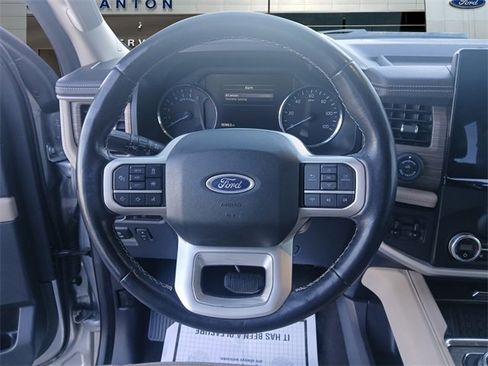 Used 2023 Ford Expedition Limited image 12