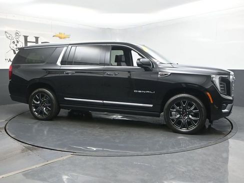 Used 2025 GMC Yukon XL Denali w/ Denali Reserve Package AWD/4WD image 51