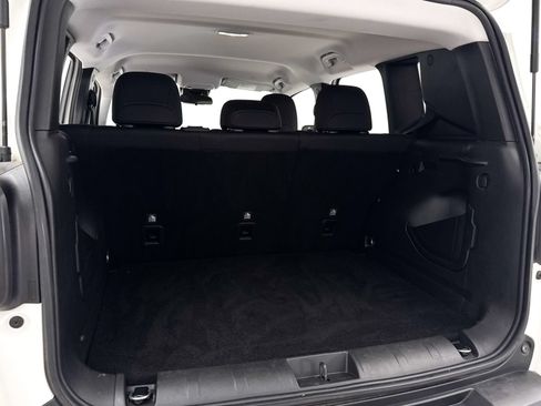 Used 2020 Jeep Renegade Latitude FWD image 29