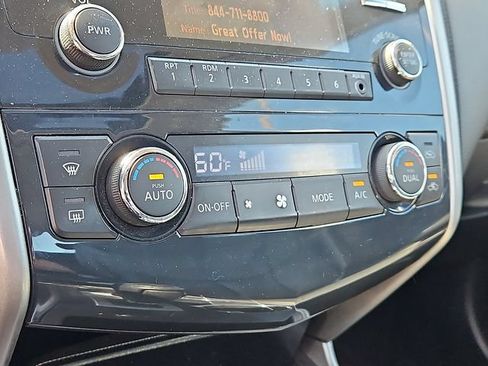 Used 2013 Nissan Altima 2.5 SL FWD image 17