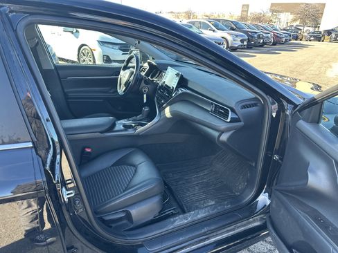 Used 2022 Toyota Camry SE image 14