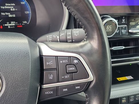 Used 2023 Toyota Highlander Limited image 26