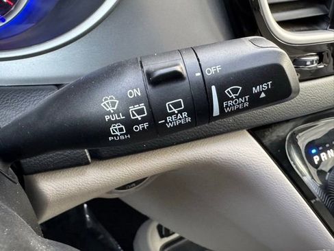Used 2019 Chrysler Pacifica Touring Plus FWD image 25