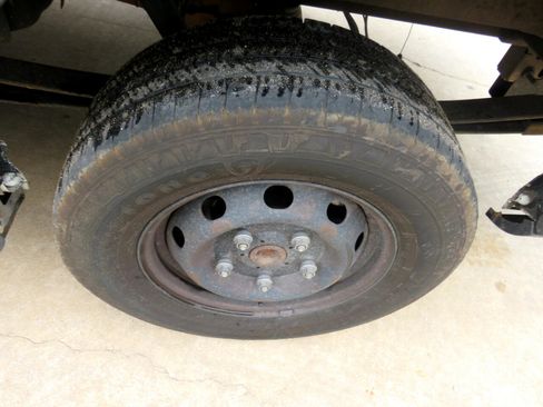 Used 2015 Ford Transit 250 130 Low Roof w/ Exterior Upgrade Package image 18