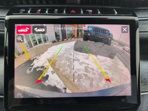 Used 2023 Jeep Grand Cherokee Limited w/ Luxury Tech Group II image 43